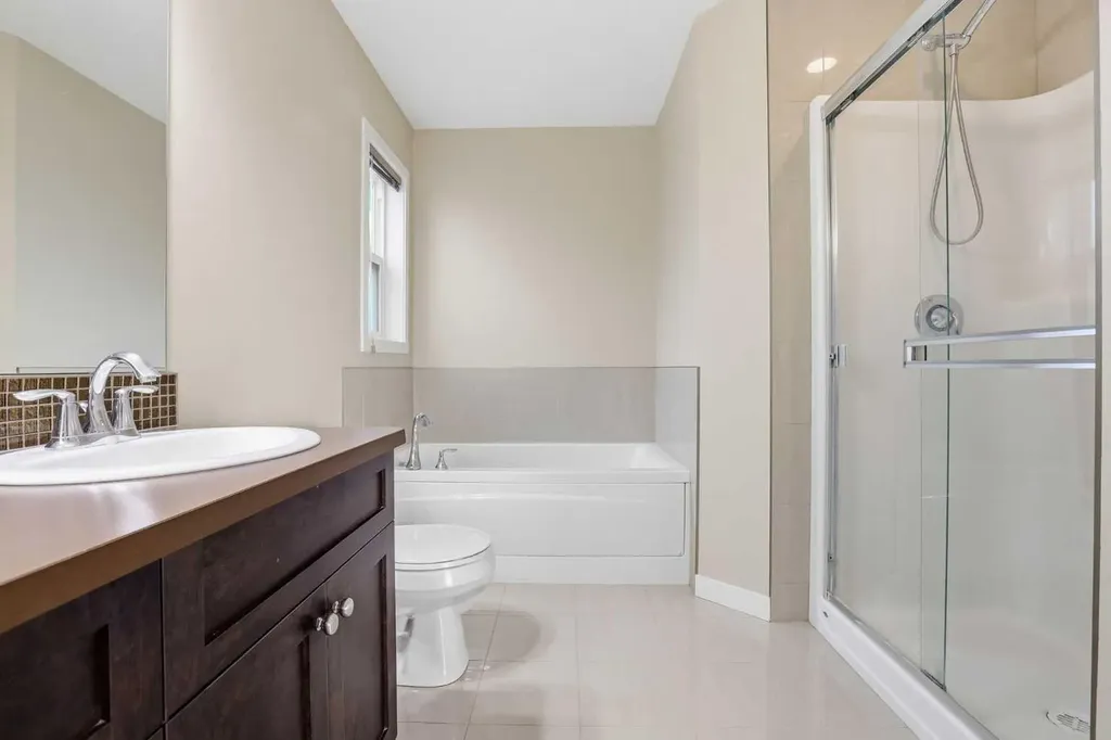 37 Nolanfield Manor NW Calgary AB T3R 0M3
