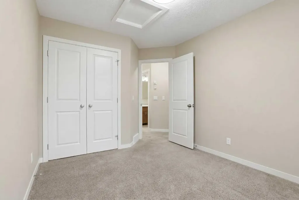 37 Nolanfield Manor NW Calgary AB T3R 0M3