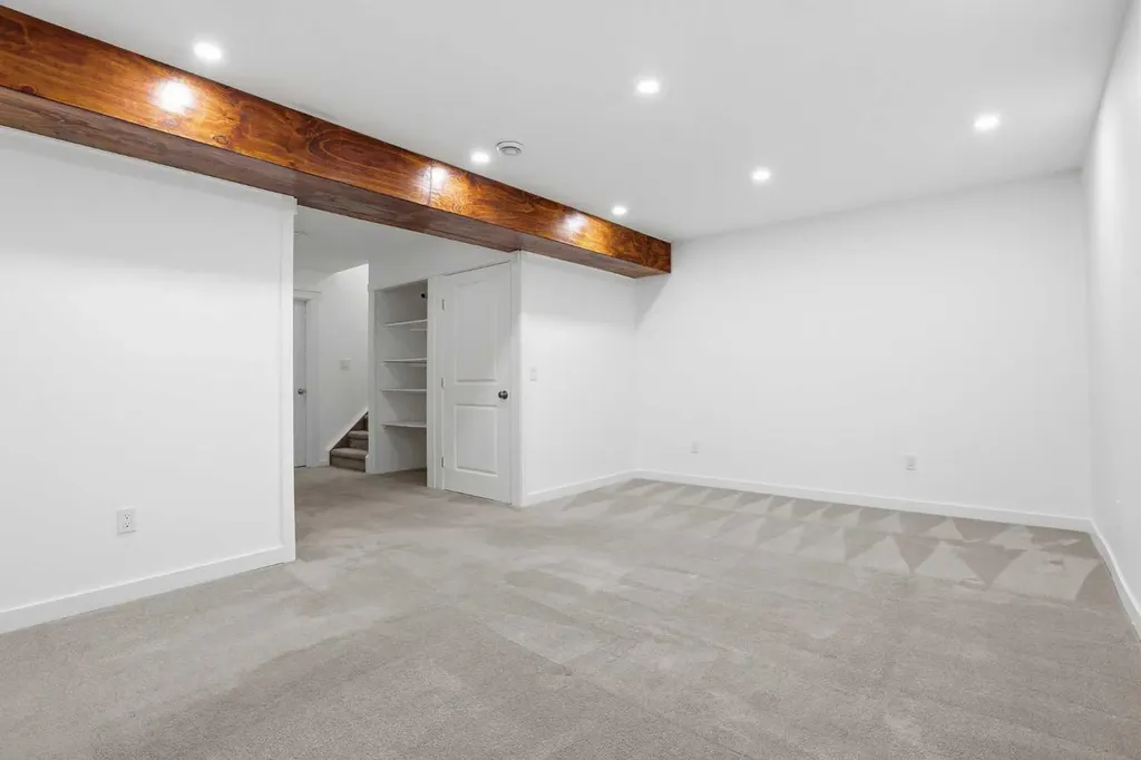37 Nolanfield Manor NW Calgary AB T3R 0M3