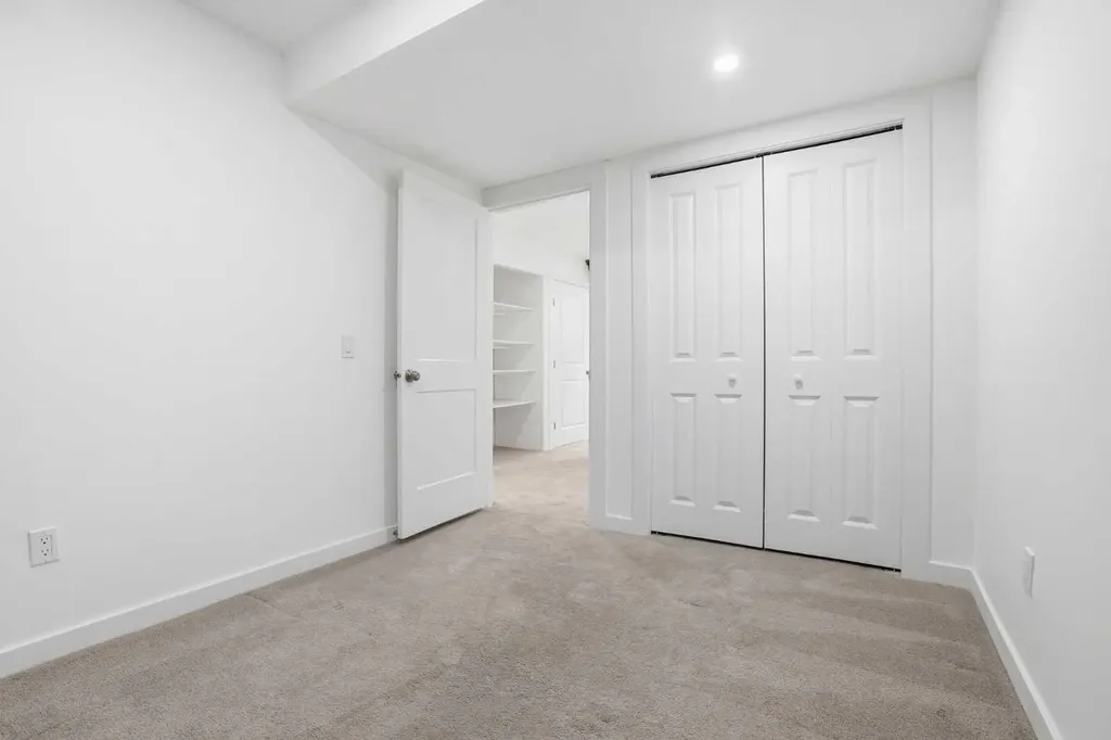 37 Nolanfield Manor NW Calgary AB T3R 0M3