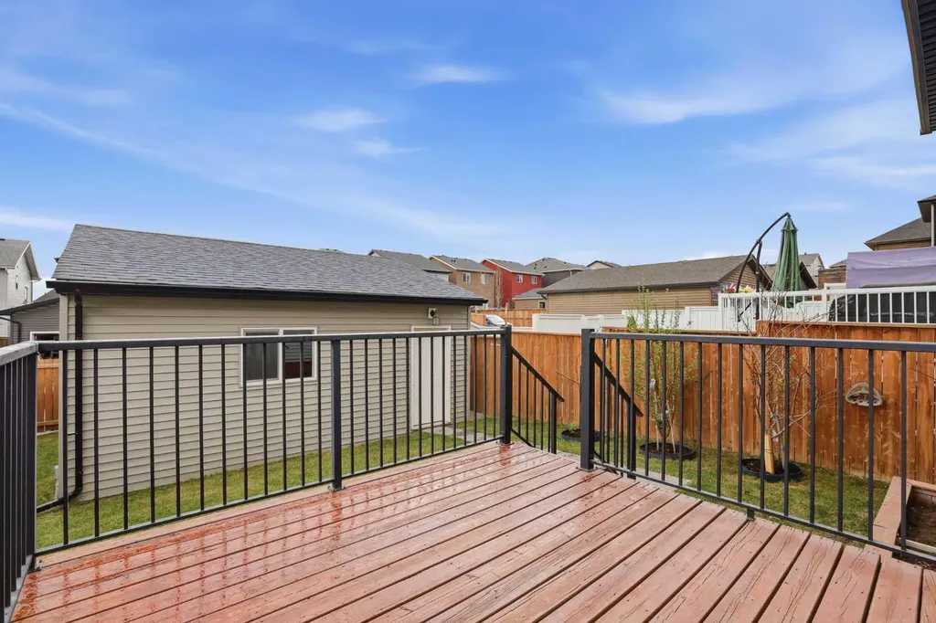37 Nolanfield Manor NW Calgary AB T3R 0M3