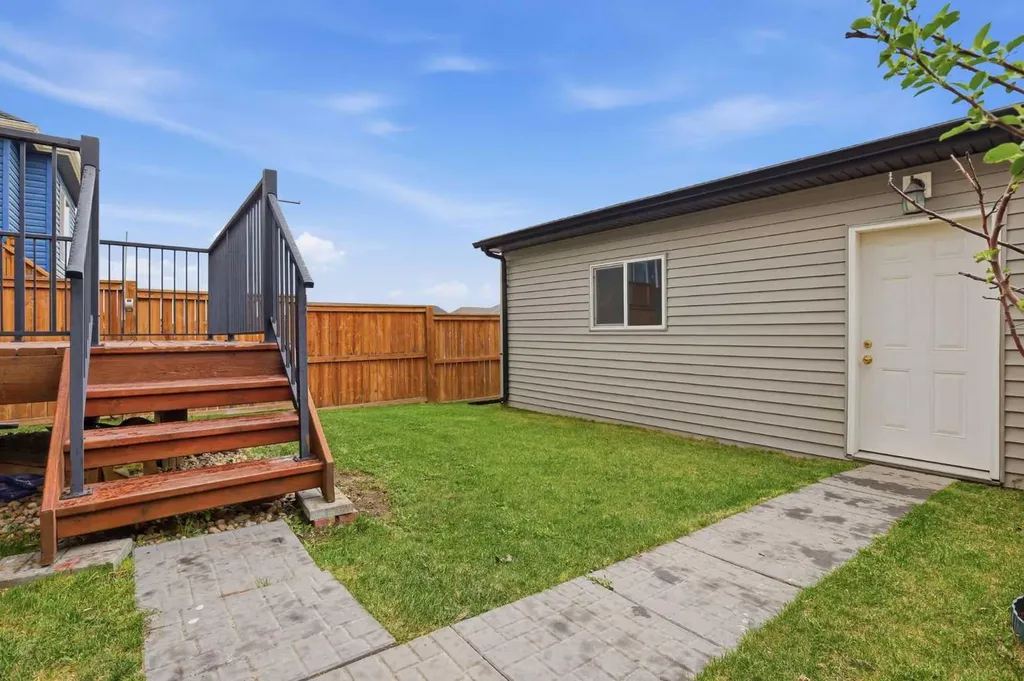37 Nolanfield Manor NW Calgary AB T3R 0M3