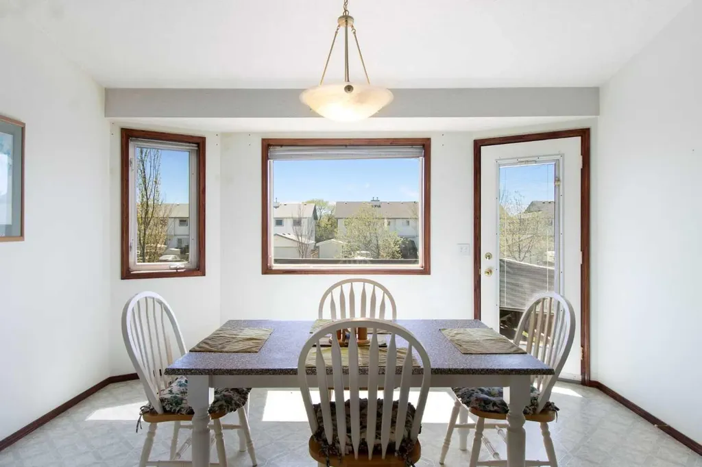 2 Madison Court Strathmore AB T1P 1M5