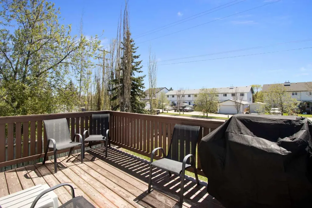 2 Madison Court Strathmore AB T1P 1M5