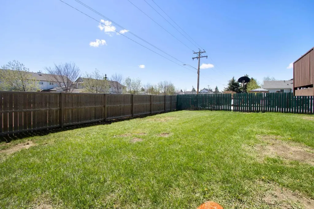 2 Madison Court Strathmore AB T1P 1M5