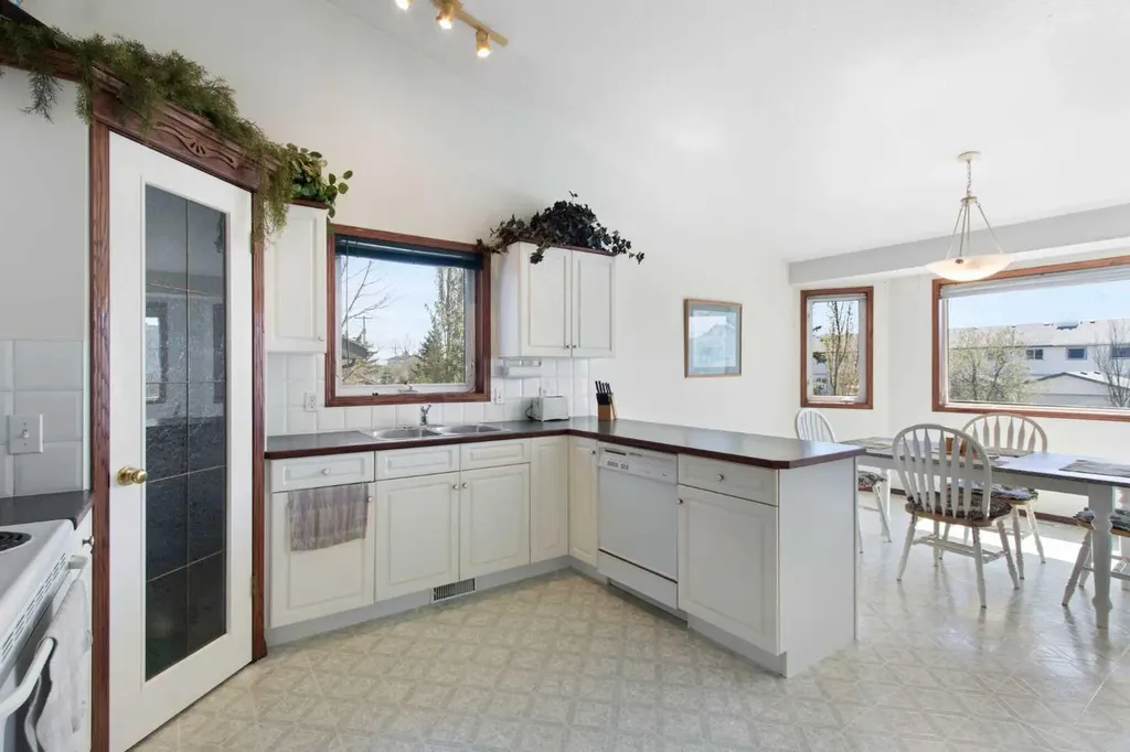 2 Madison Court Strathmore AB T1P 1M5