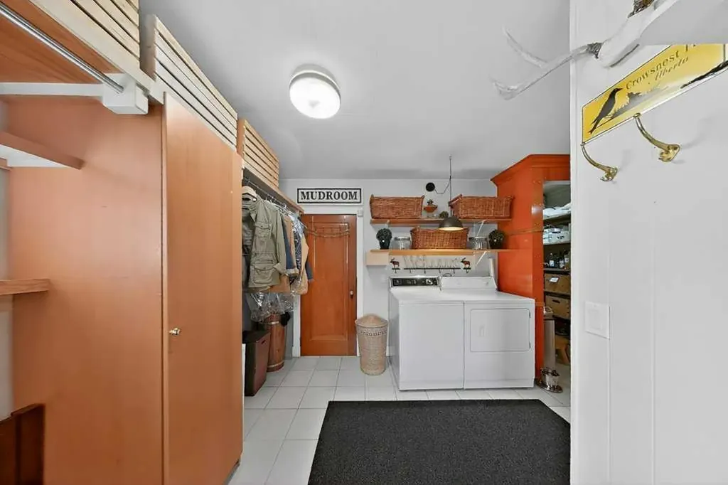 2209 210 N Bellevue AB T0K0C0