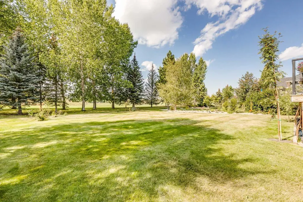 30 Meadow Pointe Drive Heritage Pointe AB T1S 3M8
