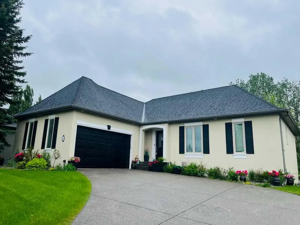 30 Meadow Pointe Drive Heritage Pointe AB T1S 3M8