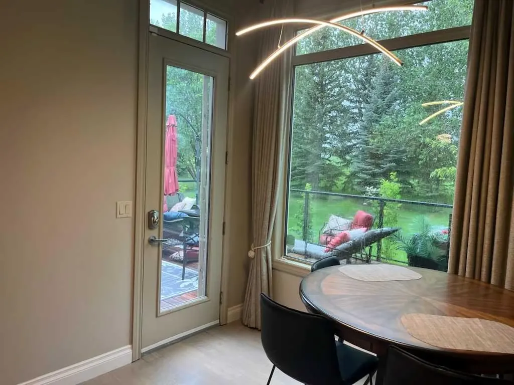 30 Meadow Pointe Drive Heritage Pointe AB T1S 3M8