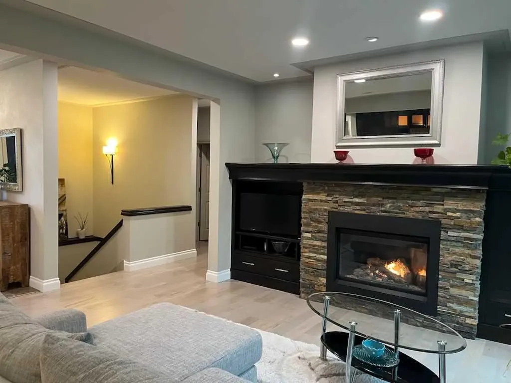 30 Meadow Pointe Drive Heritage Pointe AB T1S 3M8