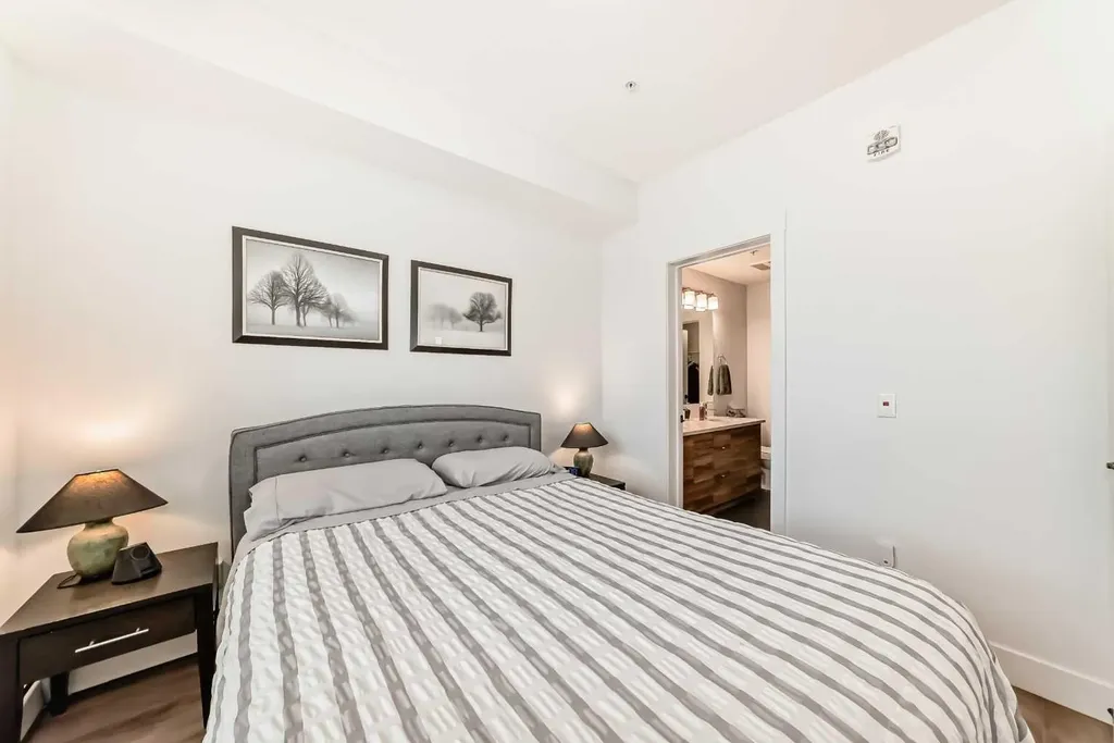 19621 40 Street SE Calgary AB T3H 3B2