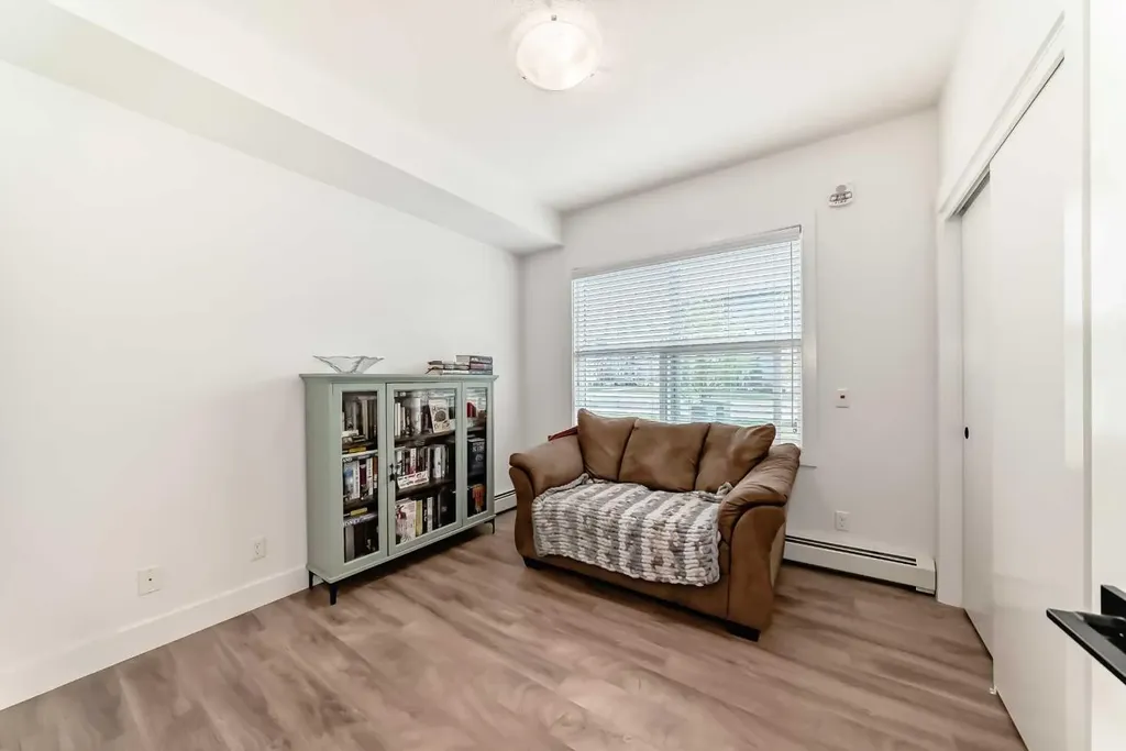 19621 40 Street SE Calgary AB T3H 3B2