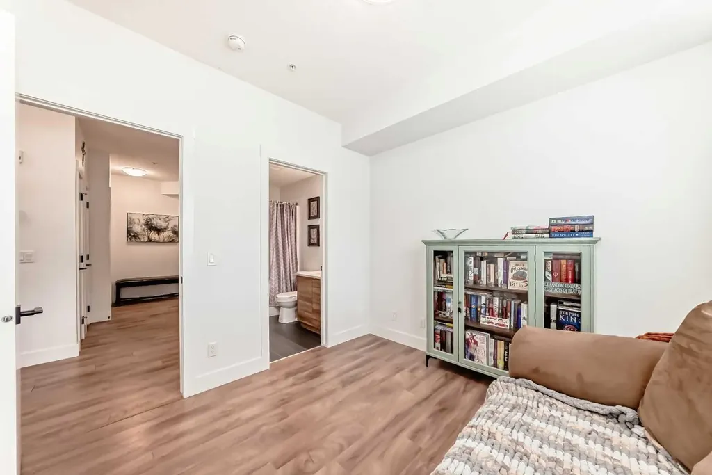 19621 40 Street SE Calgary AB T3H 3B2