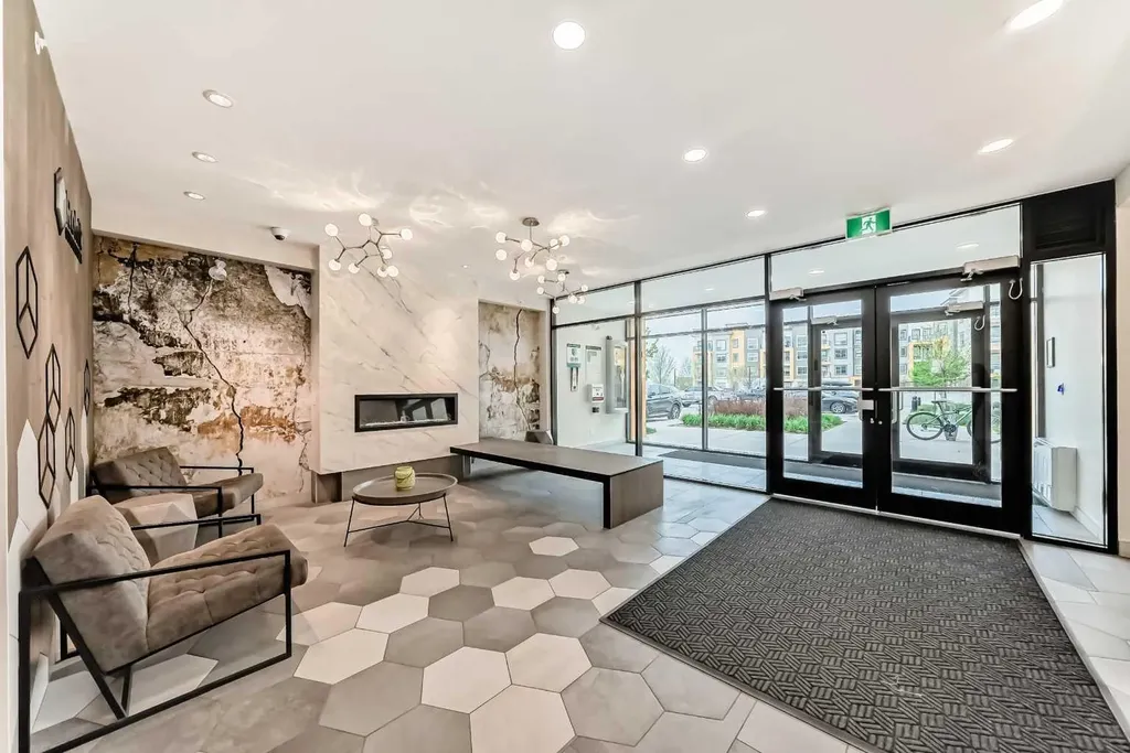 19621 40 Street SE Calgary AB T3H 3B2