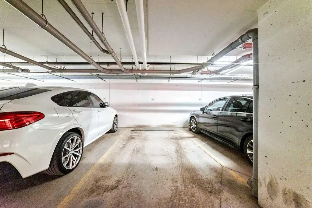 19621 40 Street SE Calgary AB T3H 3B2
