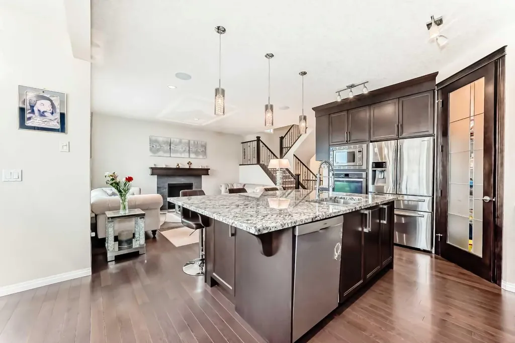 91 Nolanfield Crescent NW Calgary AB T3R 0L6