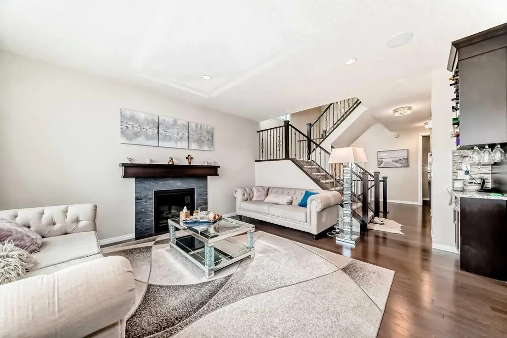 91 Nolanfield Crescent NW Calgary AB T3R 0L6