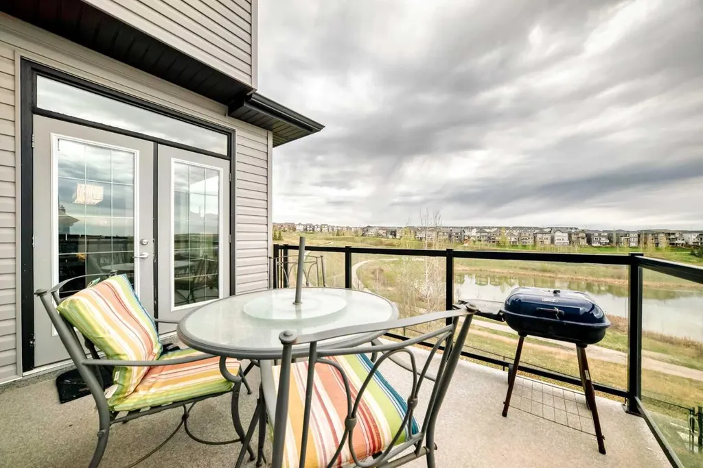 91 Nolanfield Crescent NW Calgary AB T3R 0L6