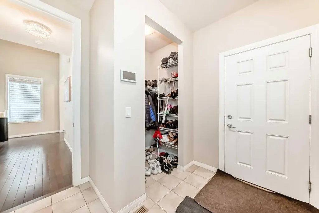91 Nolanfield Crescent NW Calgary AB T3R 0L6