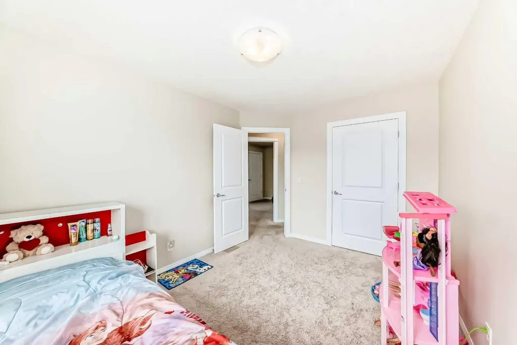 91 Nolanfield Crescent NW Calgary AB T3R 0L6