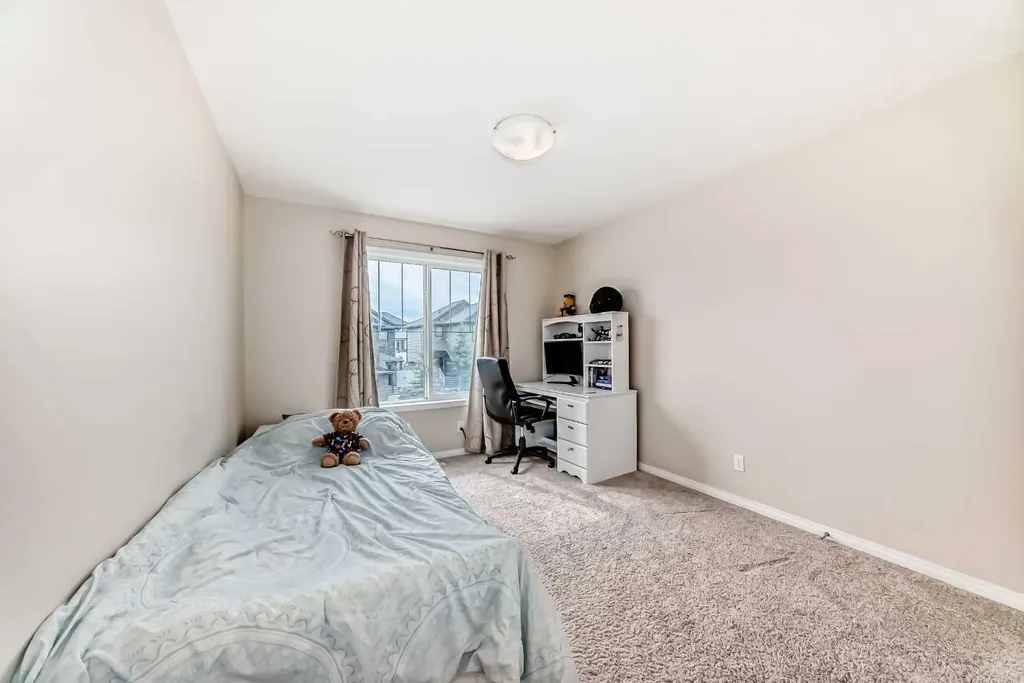 91 Nolanfield Crescent NW Calgary AB T3R 0L6