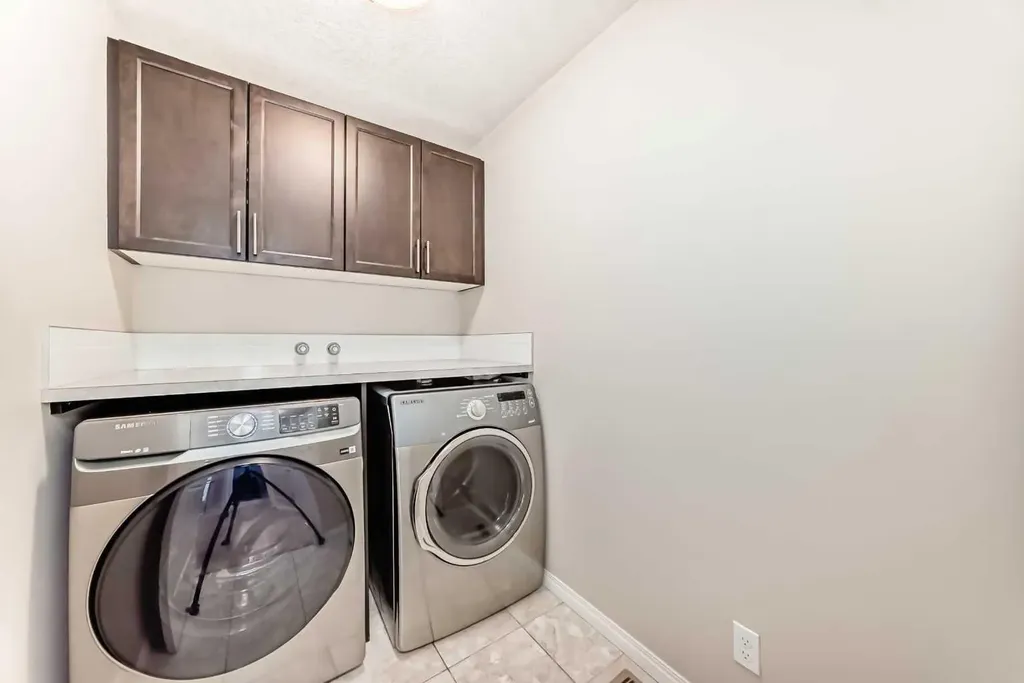 91 Nolanfield Crescent NW Calgary AB T3R 0L6