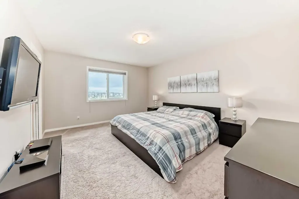 91 Nolanfield Crescent NW Calgary AB T3R 0L6