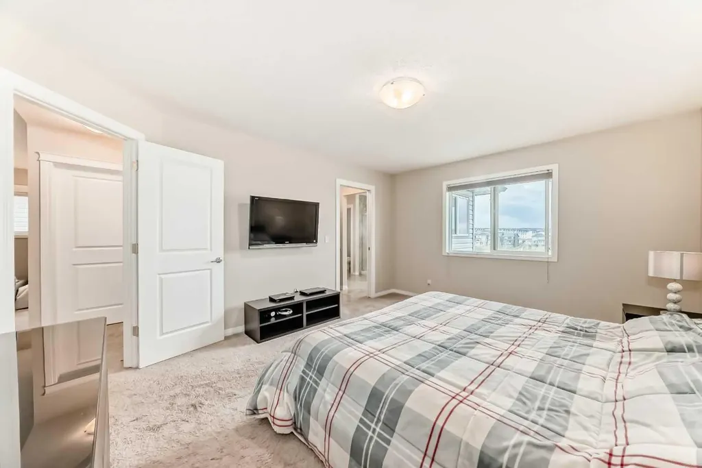 91 Nolanfield Crescent NW Calgary AB T3R 0L6