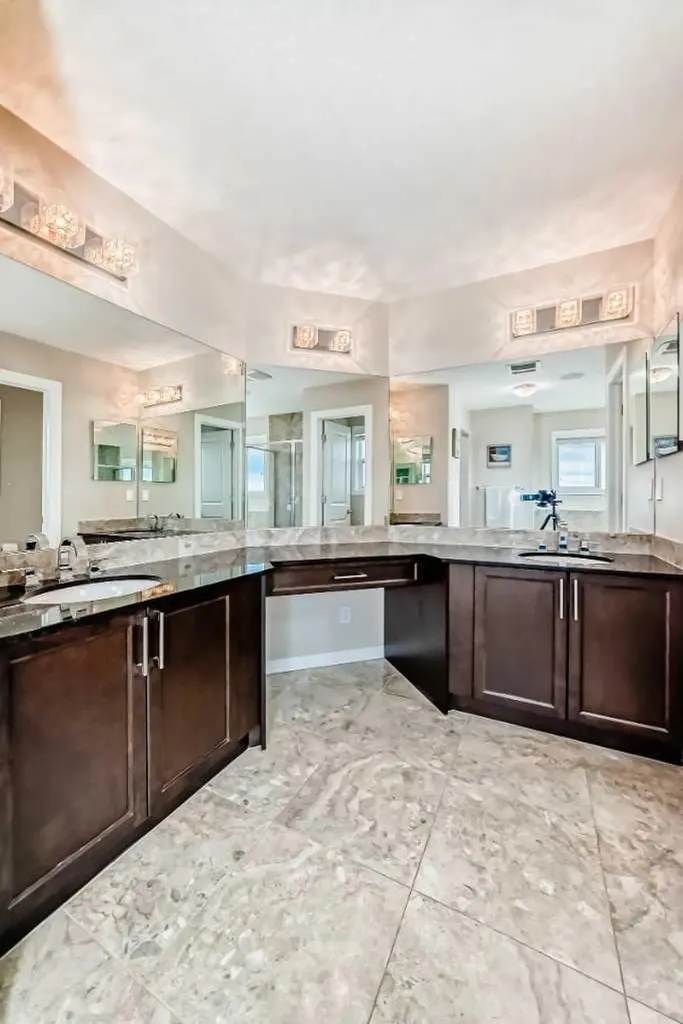 91 Nolanfield Crescent NW Calgary AB T3R 0L6