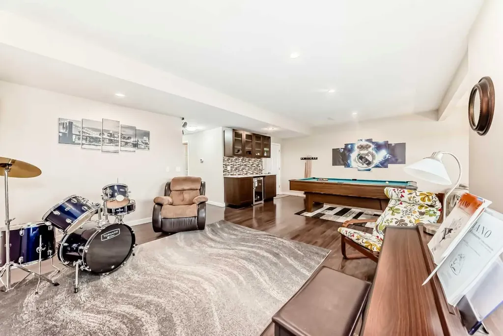 91 Nolanfield Crescent NW Calgary AB T3R 0L6