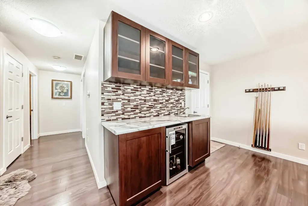 91 Nolanfield Crescent NW Calgary AB T3R 0L6