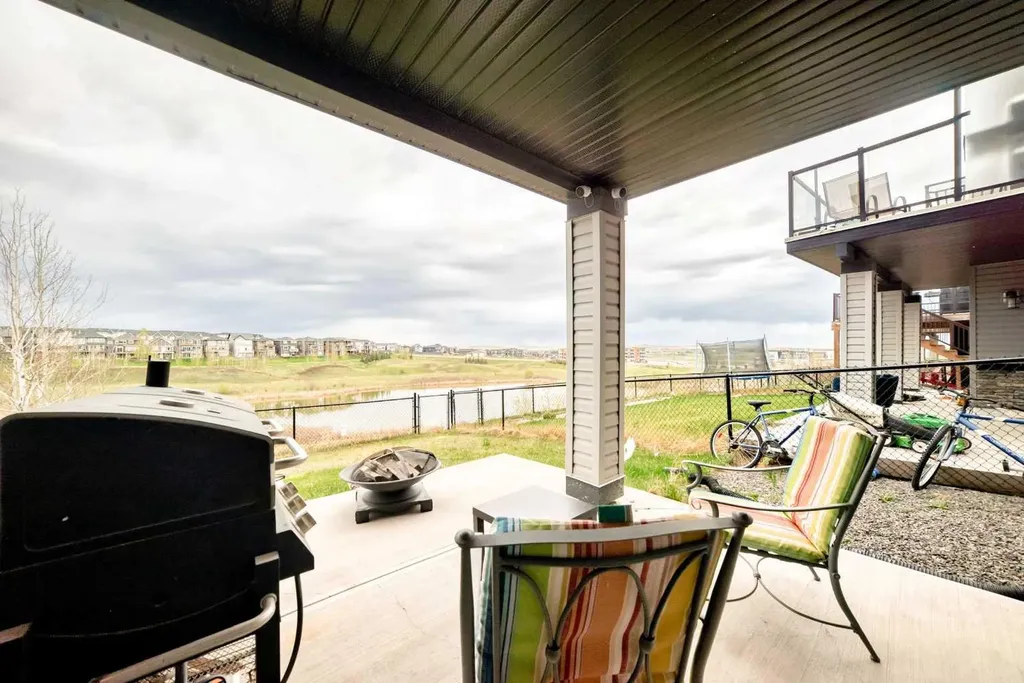 91 Nolanfield Crescent NW Calgary AB T3R 0L6