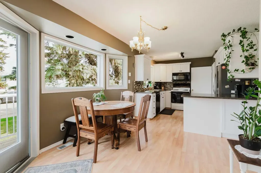 10253 112 Avenue Grande Prairie AB T8V 1V9