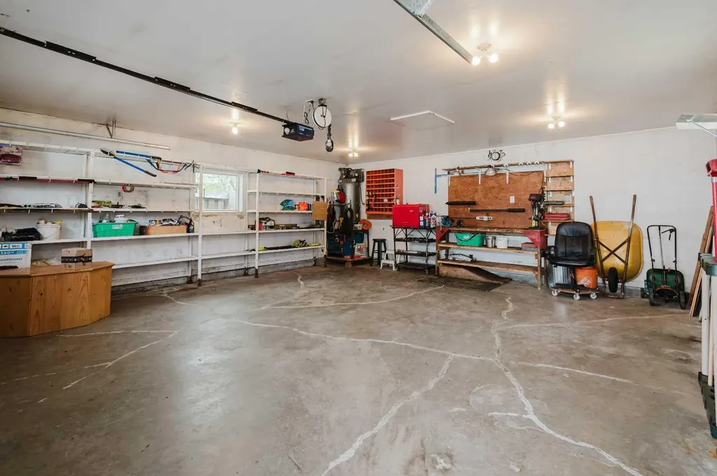 10253 112 Avenue Grande Prairie AB T8V 1V9
