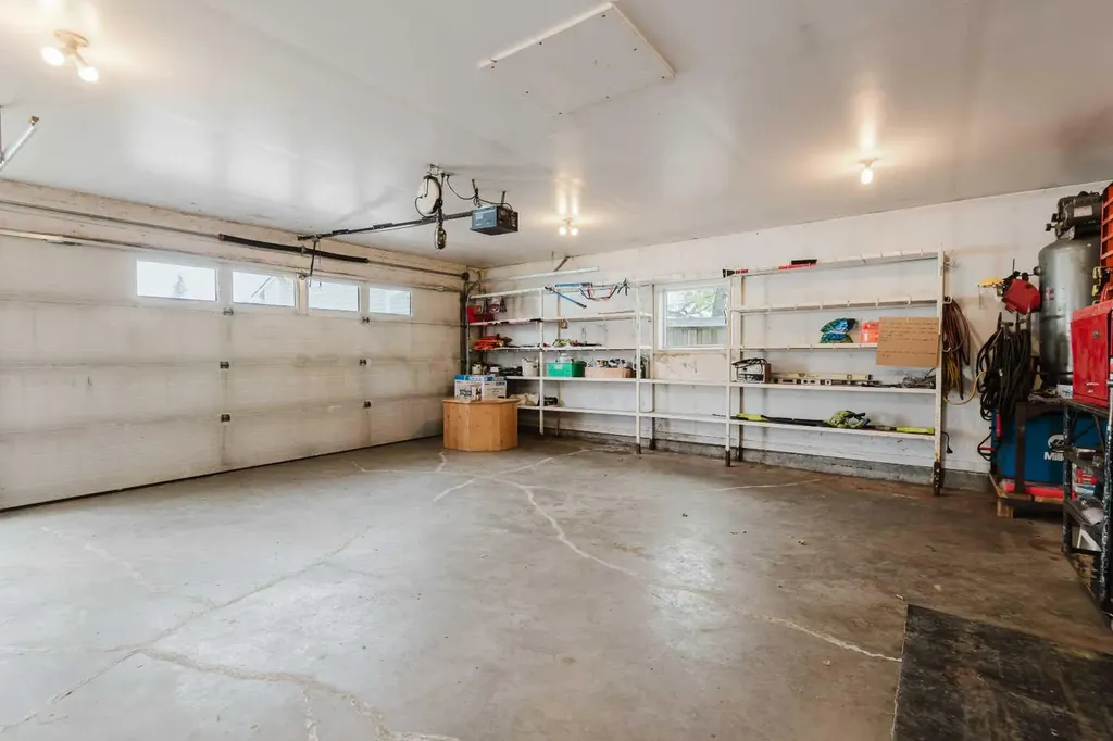 10253 112 Avenue Grande Prairie AB T8V 1V9