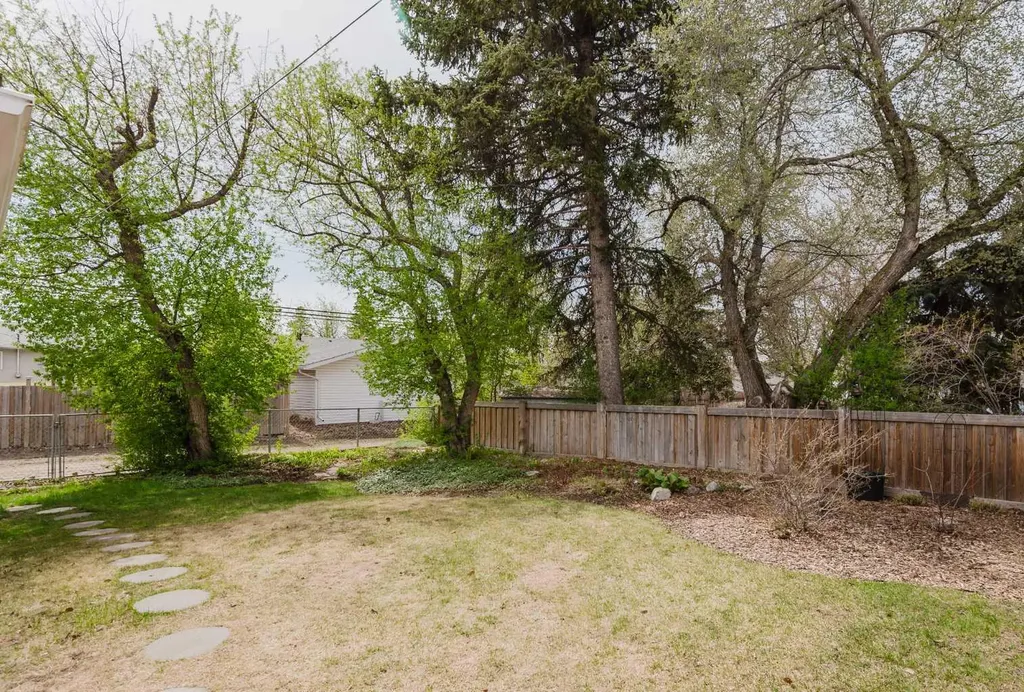 10253 112 Avenue Grande Prairie AB T8V 1V9
