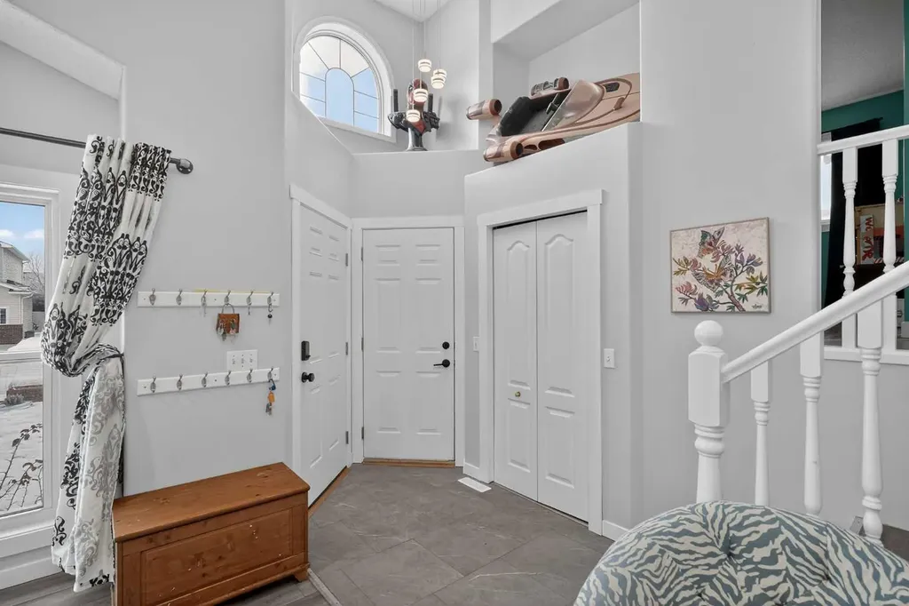 38 Canoe Circle SW Airdrie AB T4B2L6