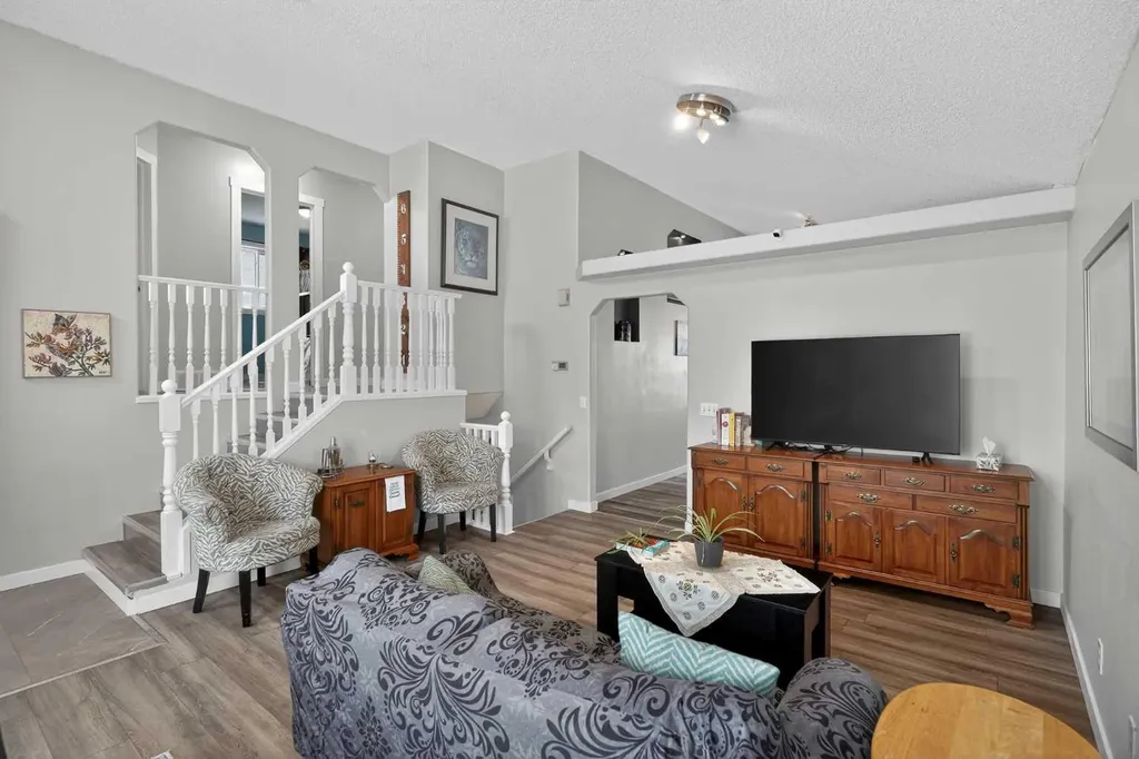 38 Canoe Circle SW Airdrie AB T4B2L6