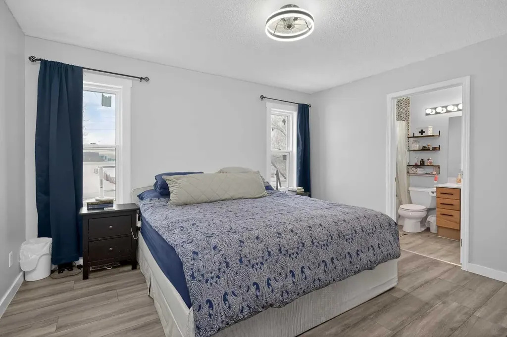38 Canoe Circle SW Airdrie AB T4B2L6