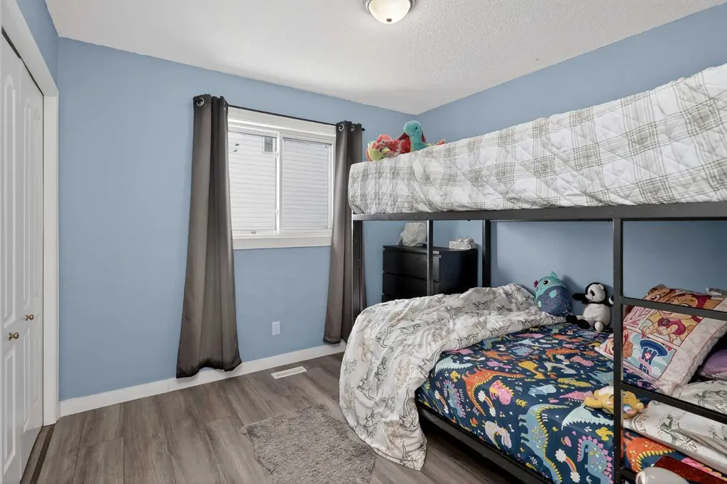 38 Canoe Circle SW Airdrie AB T4B2L6