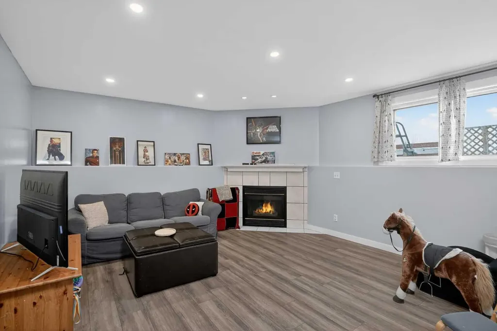 38 Canoe Circle SW Airdrie AB T4B2L6