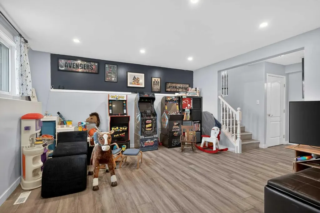 38 Canoe Circle SW Airdrie AB T4B2L6