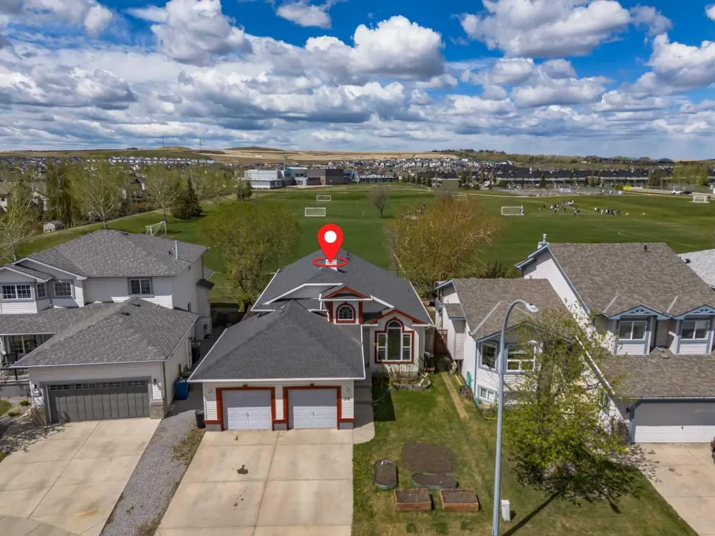 38 Canoe Circle SW Airdrie AB T4B2L6