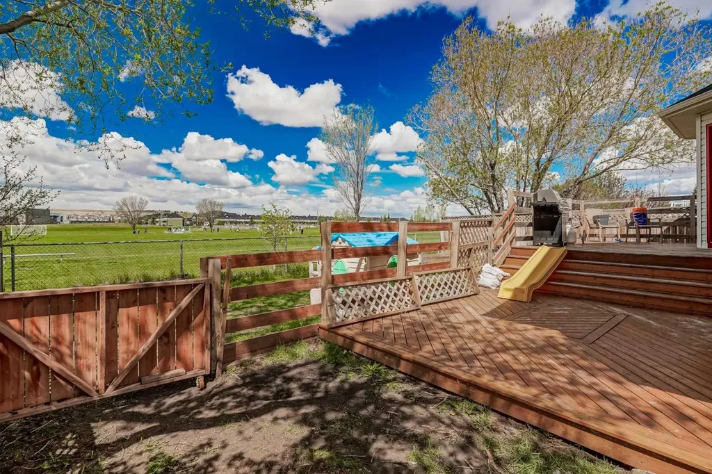 38 Canoe Circle SW Airdrie AB T4B2L6