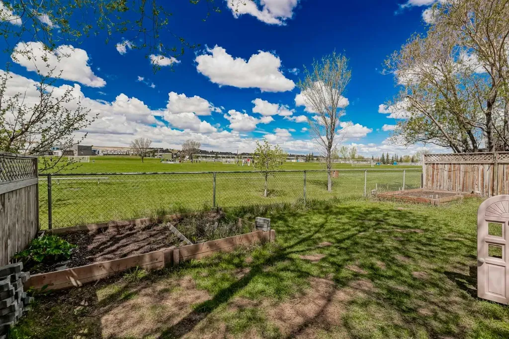 38 Canoe Circle SW Airdrie AB T4B2L6