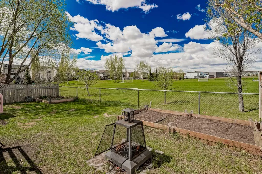 38 Canoe Circle SW Airdrie AB T4B2L6
