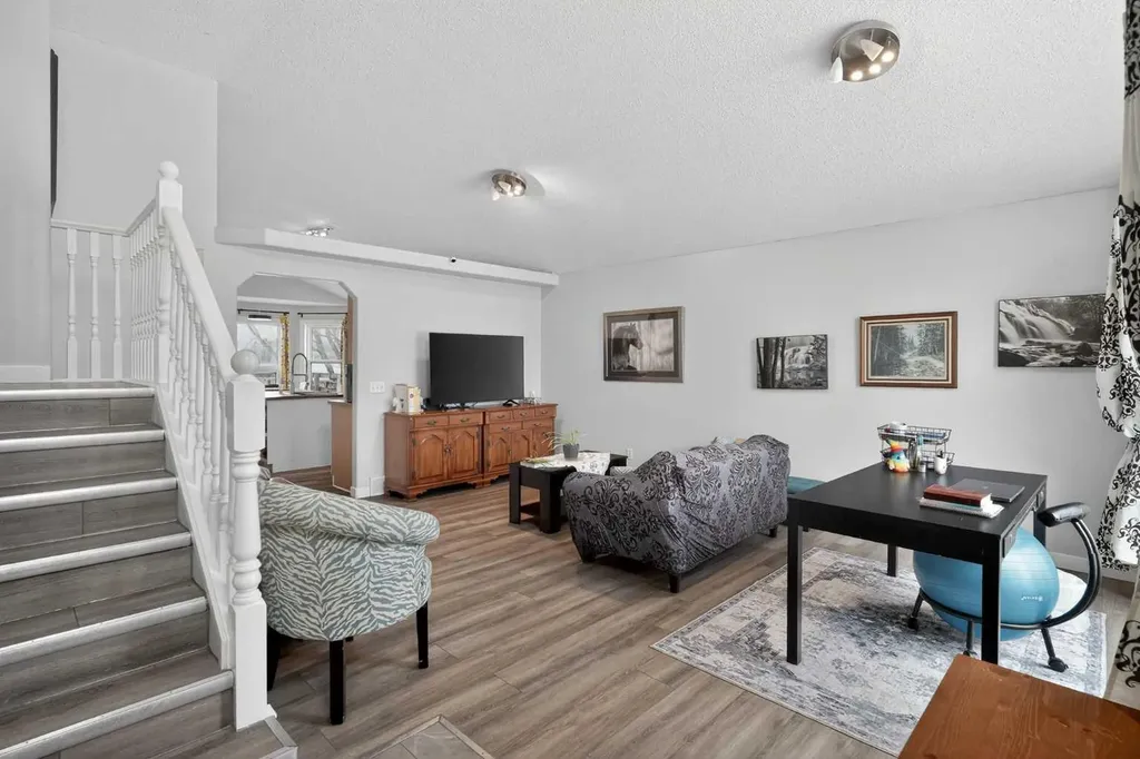 38 Canoe Circle SW Airdrie AB T4B2L6
