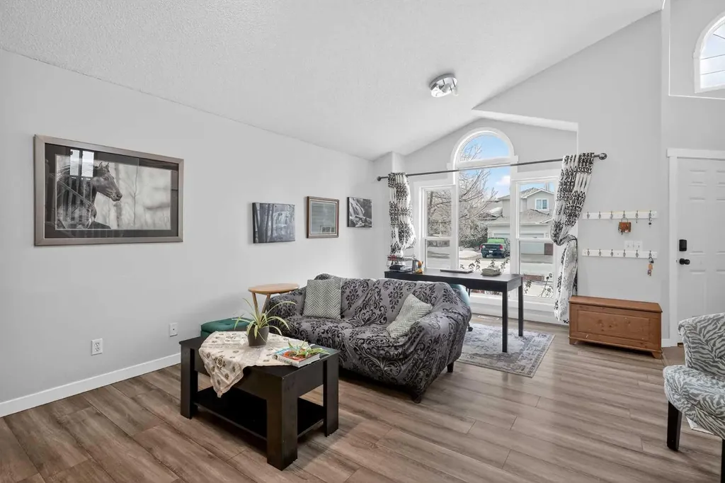 38 Canoe Circle SW Airdrie AB T4B2L6