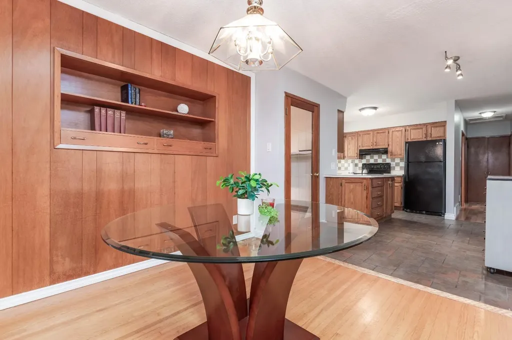 10812 52 Avenue NW Edmonton AB T6H 0P3